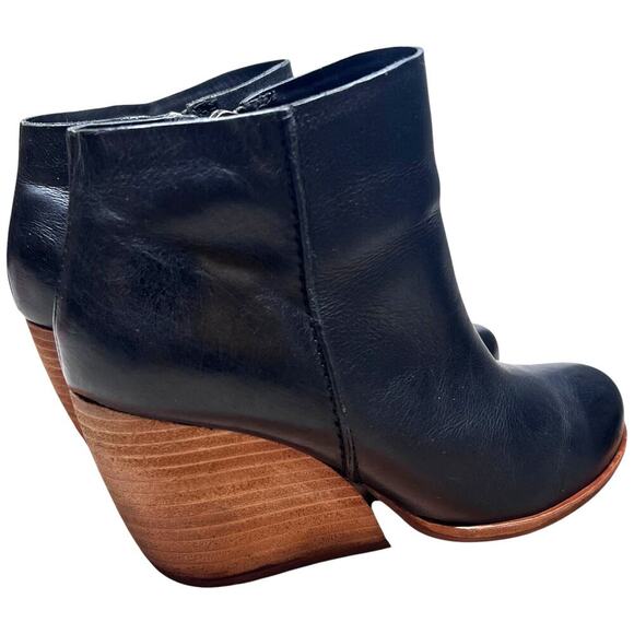 KORK-EASE Natalya Women's Size 7.5 Black Ankle Boots Soft Leather Zip Up Comfort - Picture 6 of 12